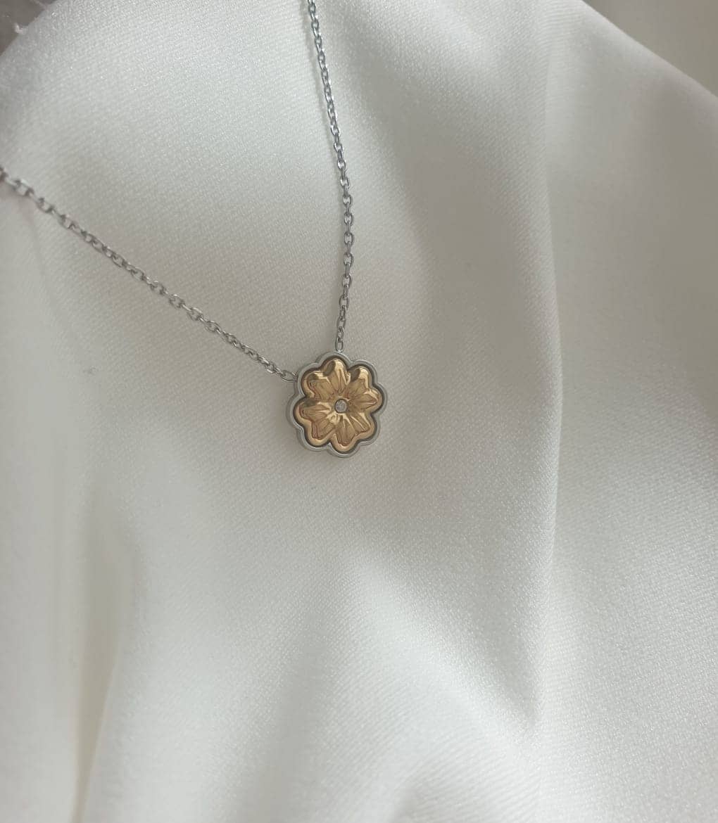 colar-trevo-dourado-e-prateado