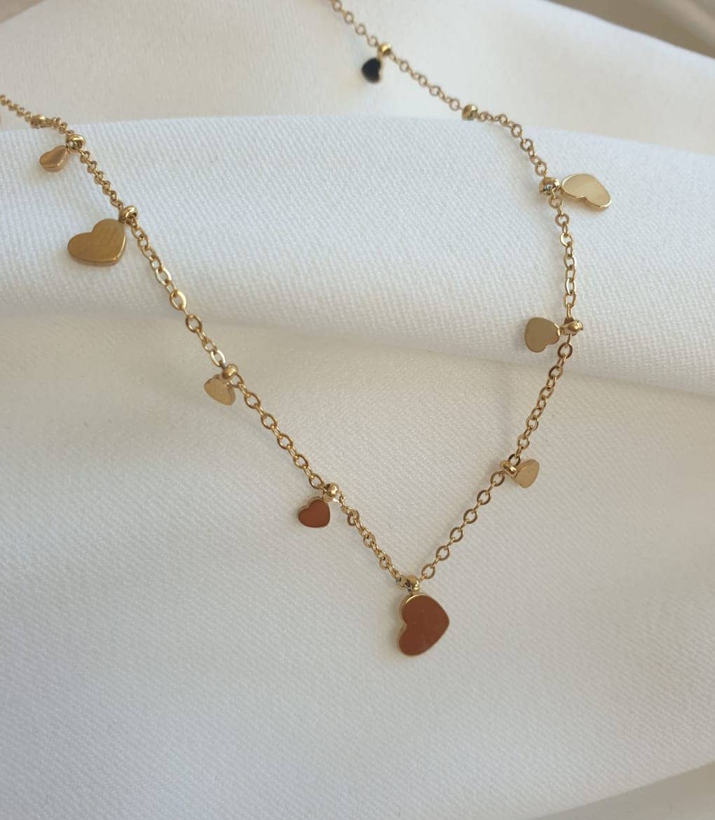 colar-pendente-coracoes