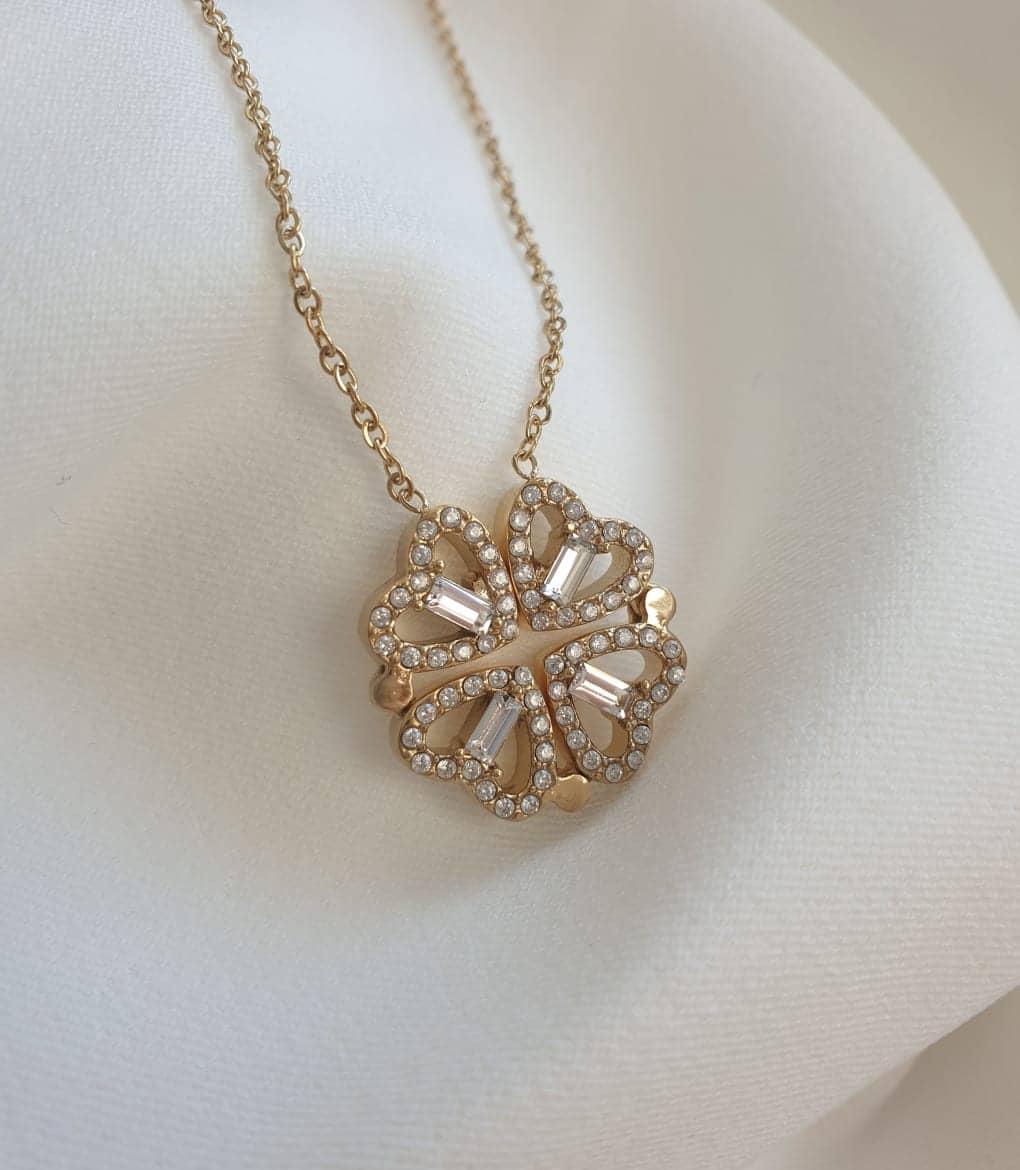 colar-trevo-coracoes